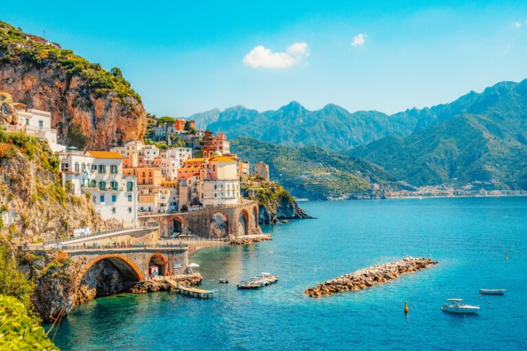 Atrani, Wybrzeże Amalfi © Shutterstock