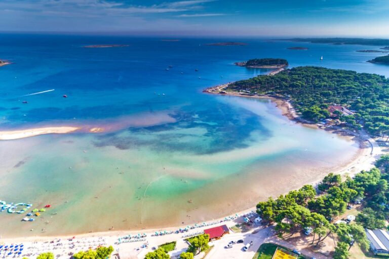 Bijeca Beach, Medulin, Chorwacja © Shutterstock